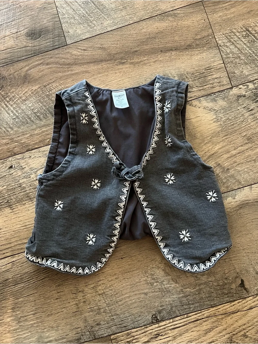 Osh kosh 2T black embroidered denim bow vest